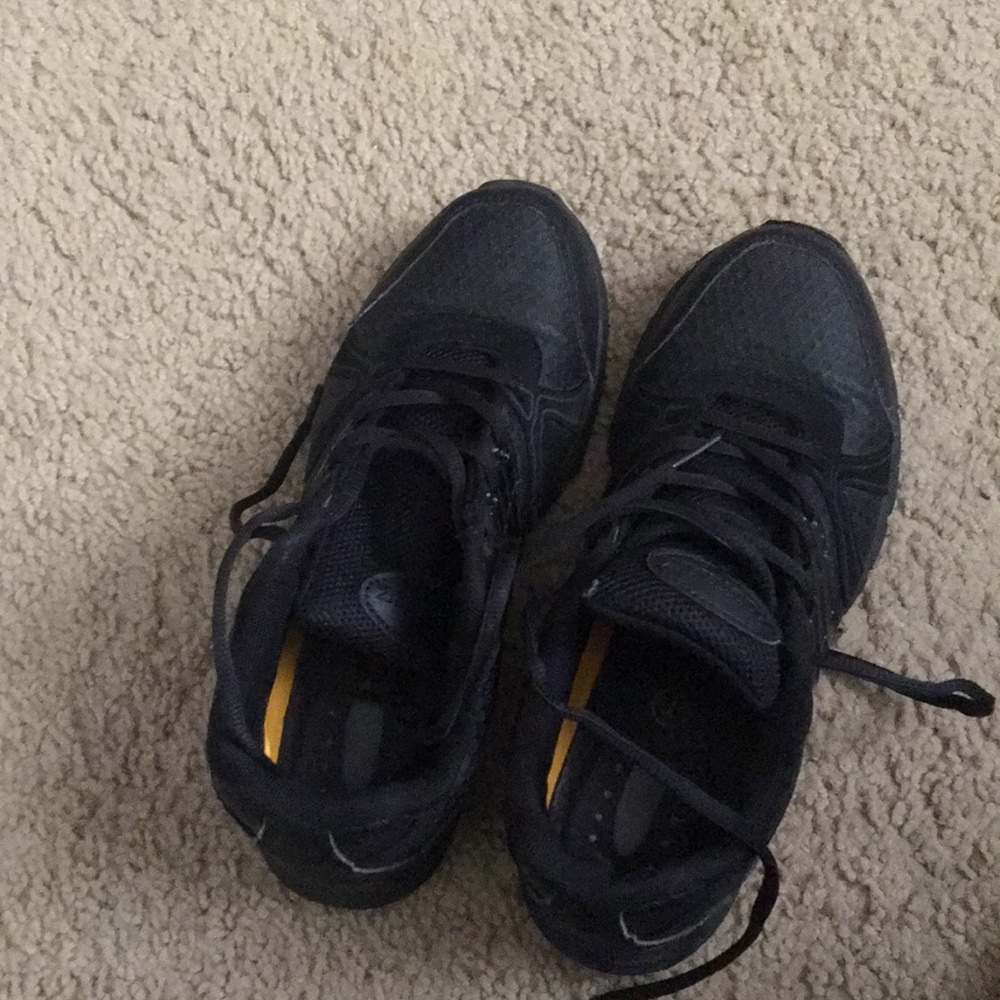 Men’s work sneakers size 7